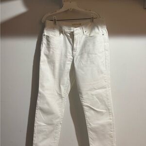 LEVI WHITE STRAIGHT LEG JEANS!